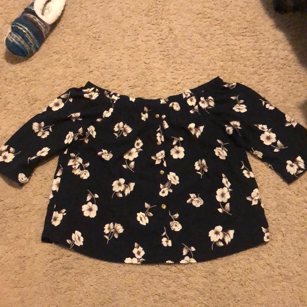 Off shoulder crop top